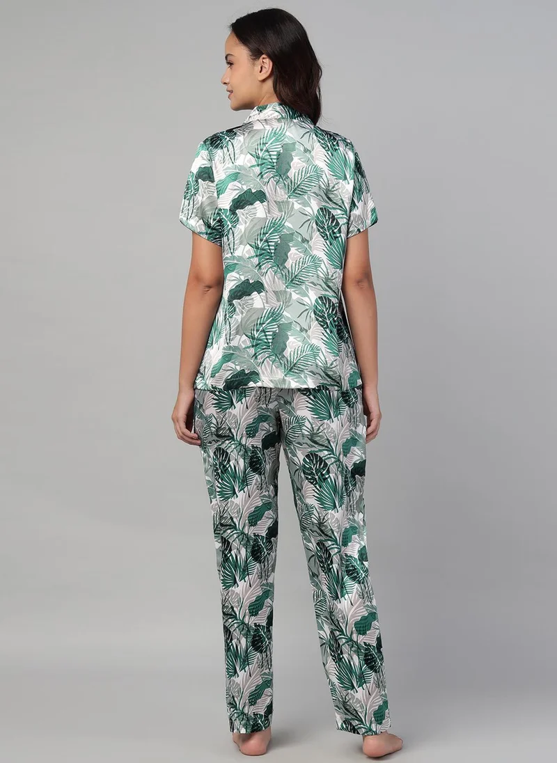 كلوفيا Clovia Leaf Print Button-Down Shirt & Pyjama Set in Light Green - Satin