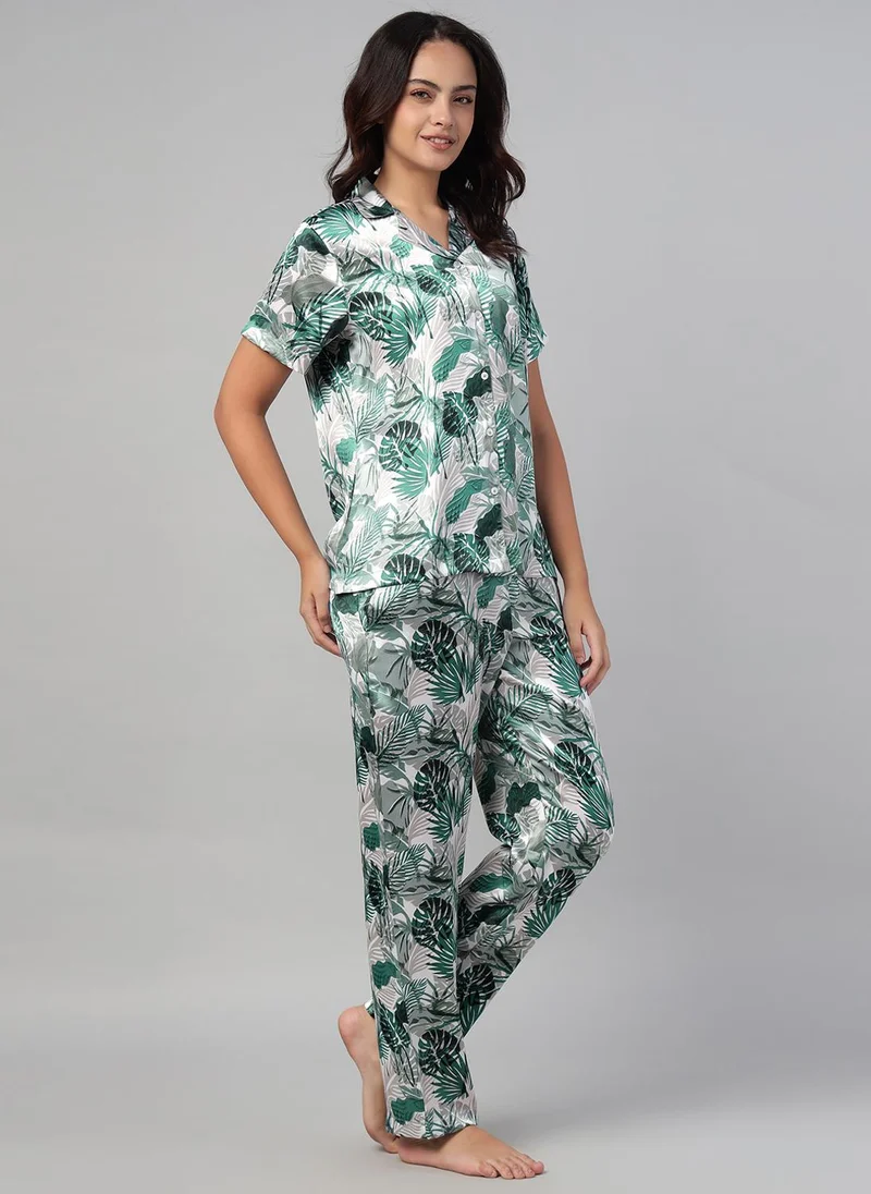 كلوفيا Clovia Leaf Print Button-Down Shirt & Pyjama Set in Light Green - Satin
