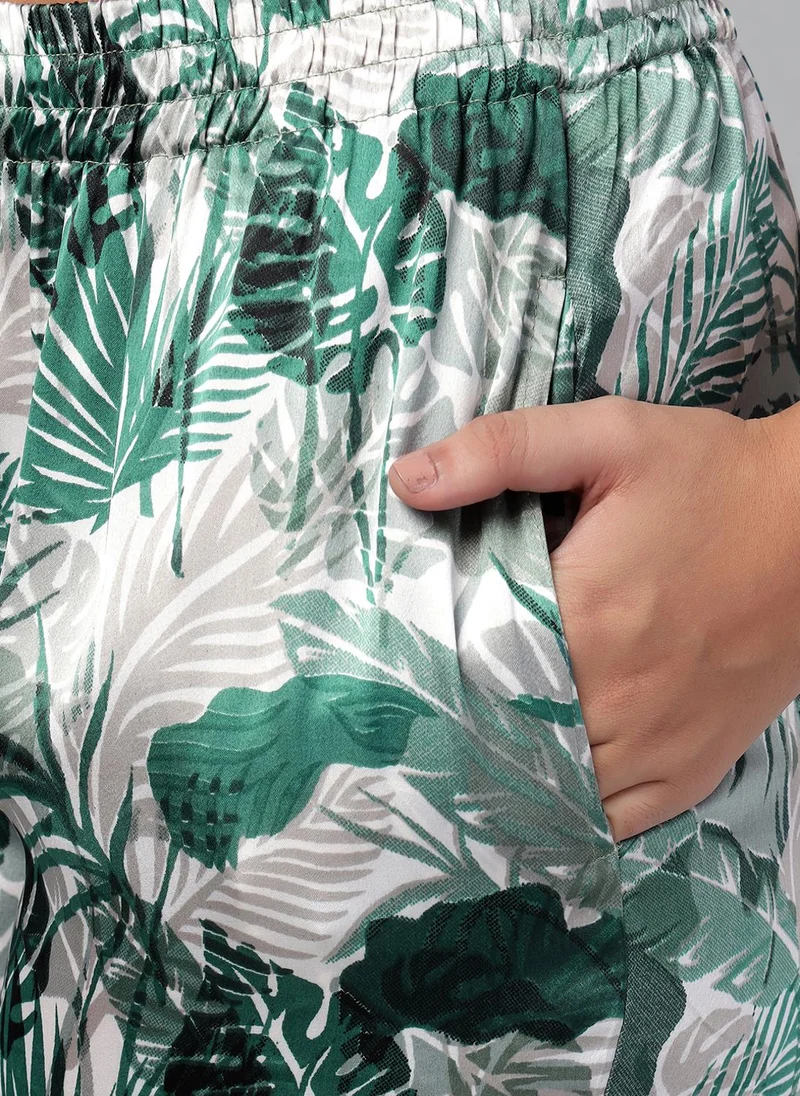 كلوفيا Clovia Leaf Print Button-Down Shirt & Pyjama Set in Light Green - Satin