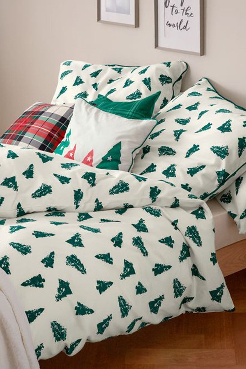 Tchibo 2,Pieces Flannelette Pillowcases, White and Green - Image 3