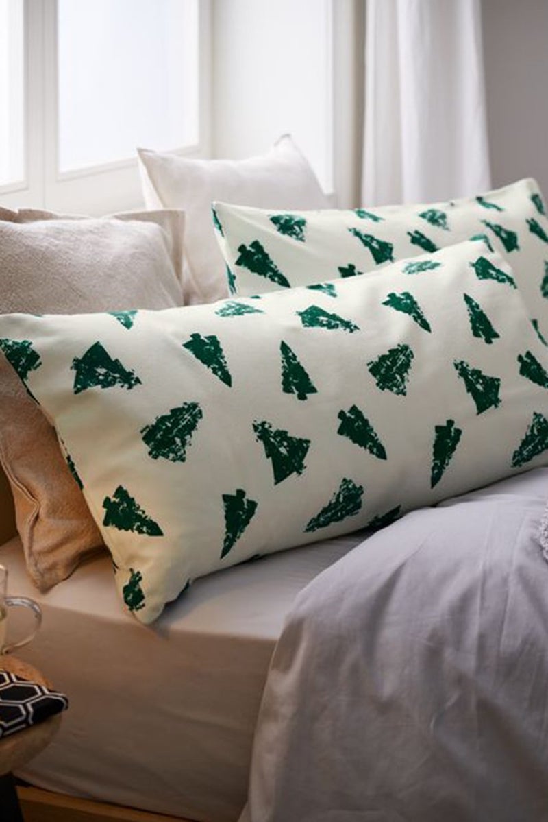 Tchibo 2,Pieces Flannelette Pillowcases, White and Green - Image 1
