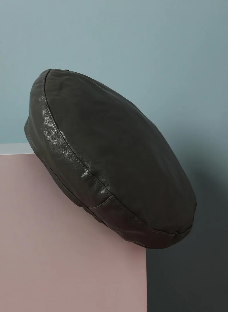 Haute Sauce Flat Grain Beret Hat - Olive Green