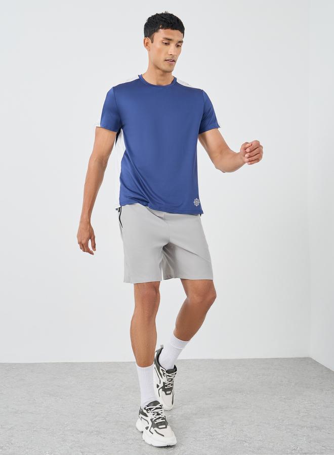 Styli Active Contrast Zip Regular Fit 7inch Shorts - Image 2