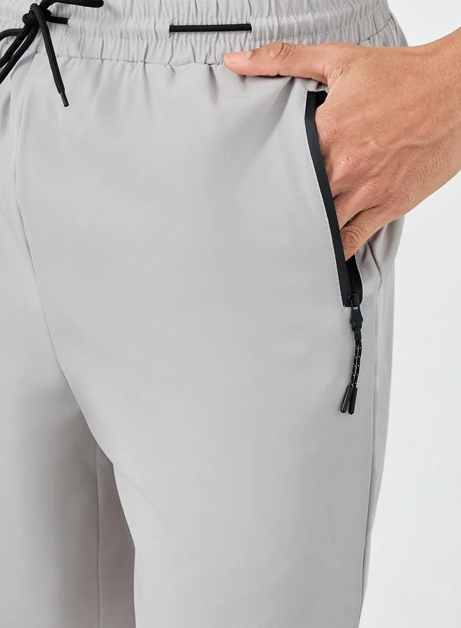 Styli Styli Contrast Zip Regular Fit 7inch Shorts