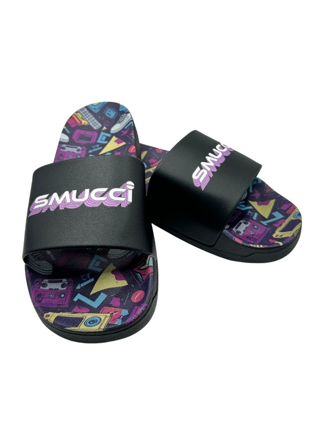 سموتشي صندل سموتشي بتصميم كلاسيكي، نعل داخلي مبطن ومريح، أسود بطبعة متعددة الألوان، مقاس الاتحاد الأوروبي 42-43 - Image 1