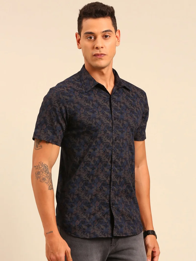 جوفن قميص رجالي مطبوع باللون الأزرق الداكن والبني