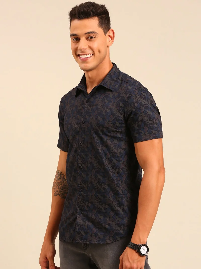 جوفن قميص رجالي مطبوع باللون الأزرق الداكن والبني