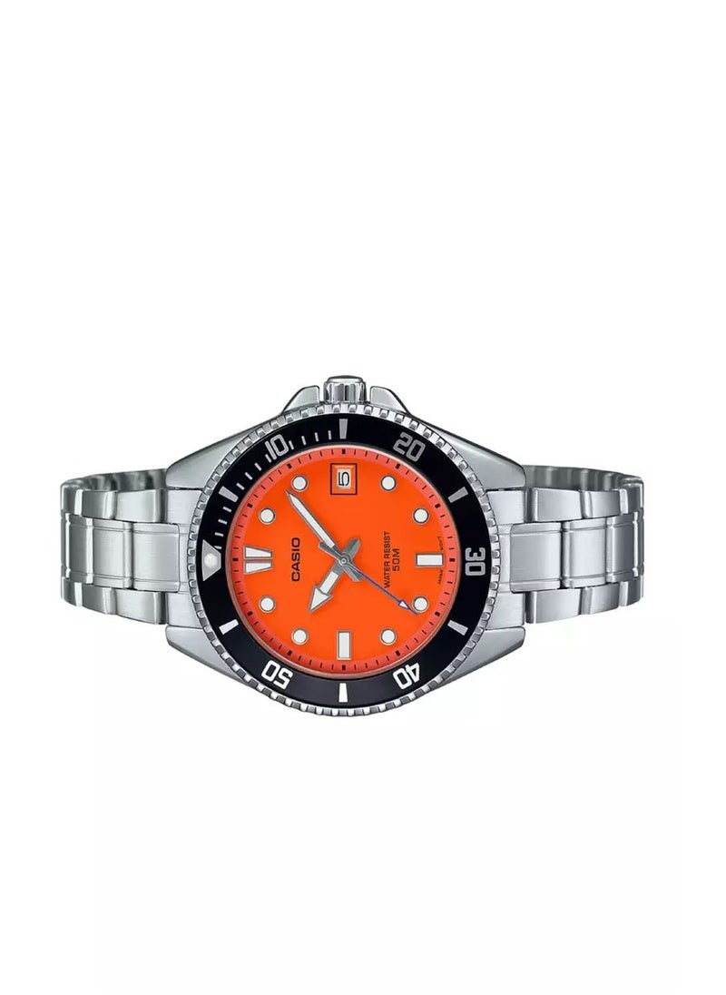 CASIO Analog Women Watch MDV-10D-4A1VDF  - Image 4