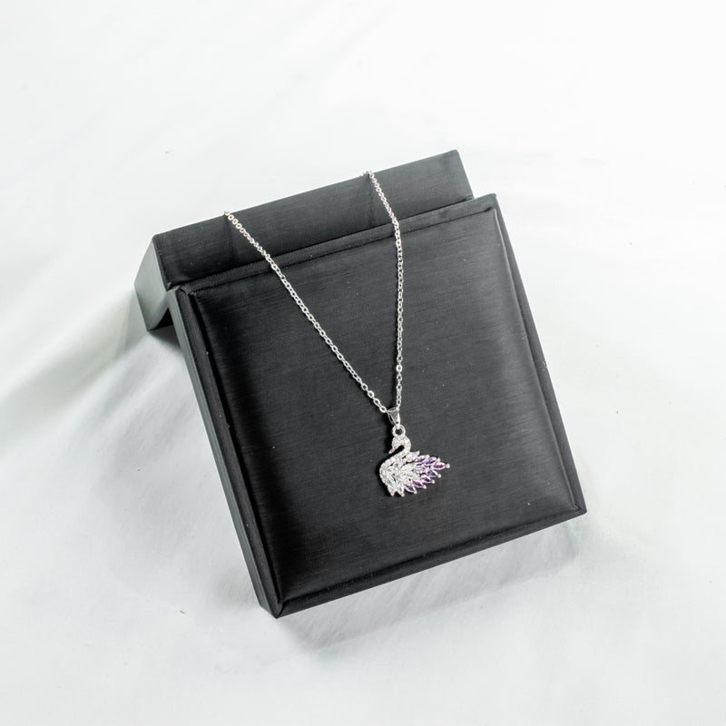 سلسلة استانليس ستيل فضي مع دلاية شكل فلامينجو مرصعة بفصوص الزيركون البنفسجي - Image 2