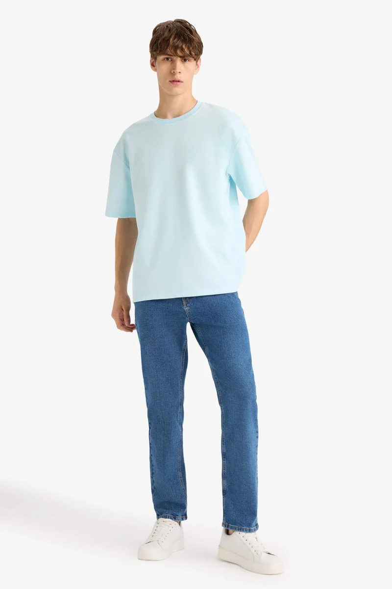 ديفاكتو Oversize Fit Crew Neck Short Sleeve T-Shirt