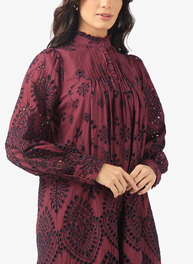 ياس فستان قصير بياقة عالية وتفاصيل دانتيل - Image 3