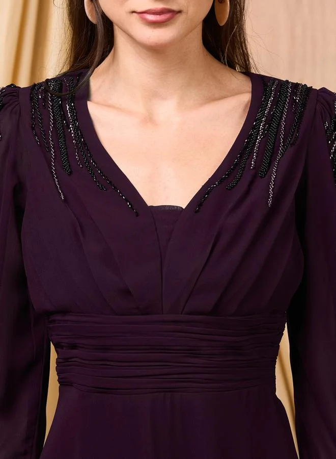 ميش فستان ماكسي بتصميم - مع ياقة مطرزة