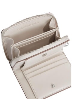 Calvin Klein Jeans MONOGRAM MEDIUM ZIP WALLET  - Image 4