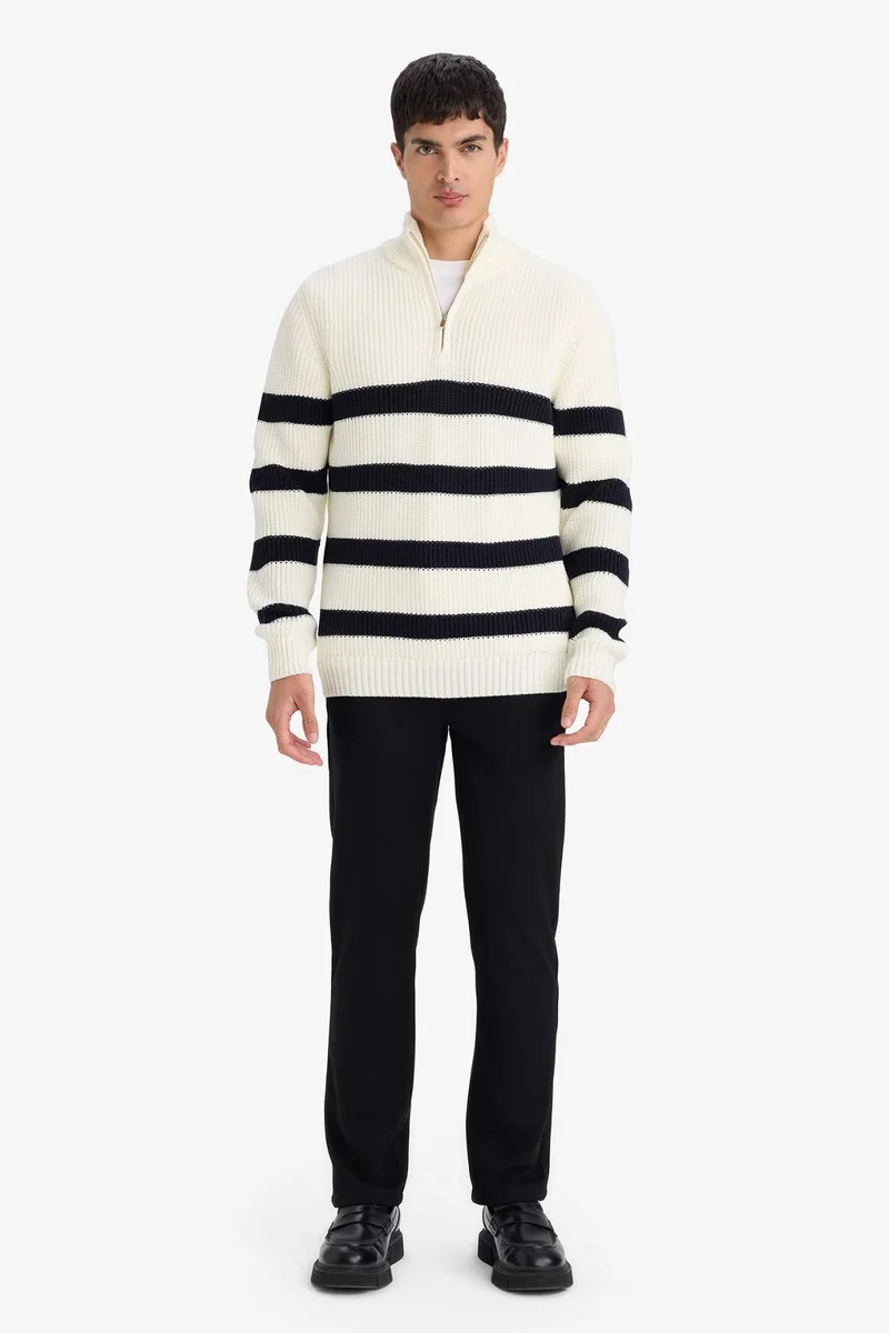 ديفاكتو Standard Fit Half Zippered Striped Knit Pullover