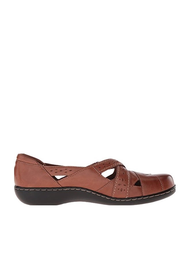 Clarks Women's Ashland Spin Q Slip-On Loafer, Tan, 8 Narrow - Image 1