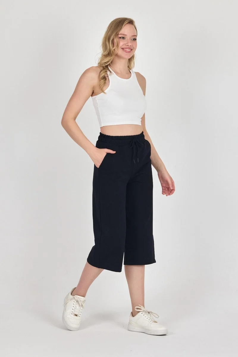 ميتاليك High Waist Pocketed Relaxed Cut Seasonal Women's Below Knee Bermuda Black Capri Shorts