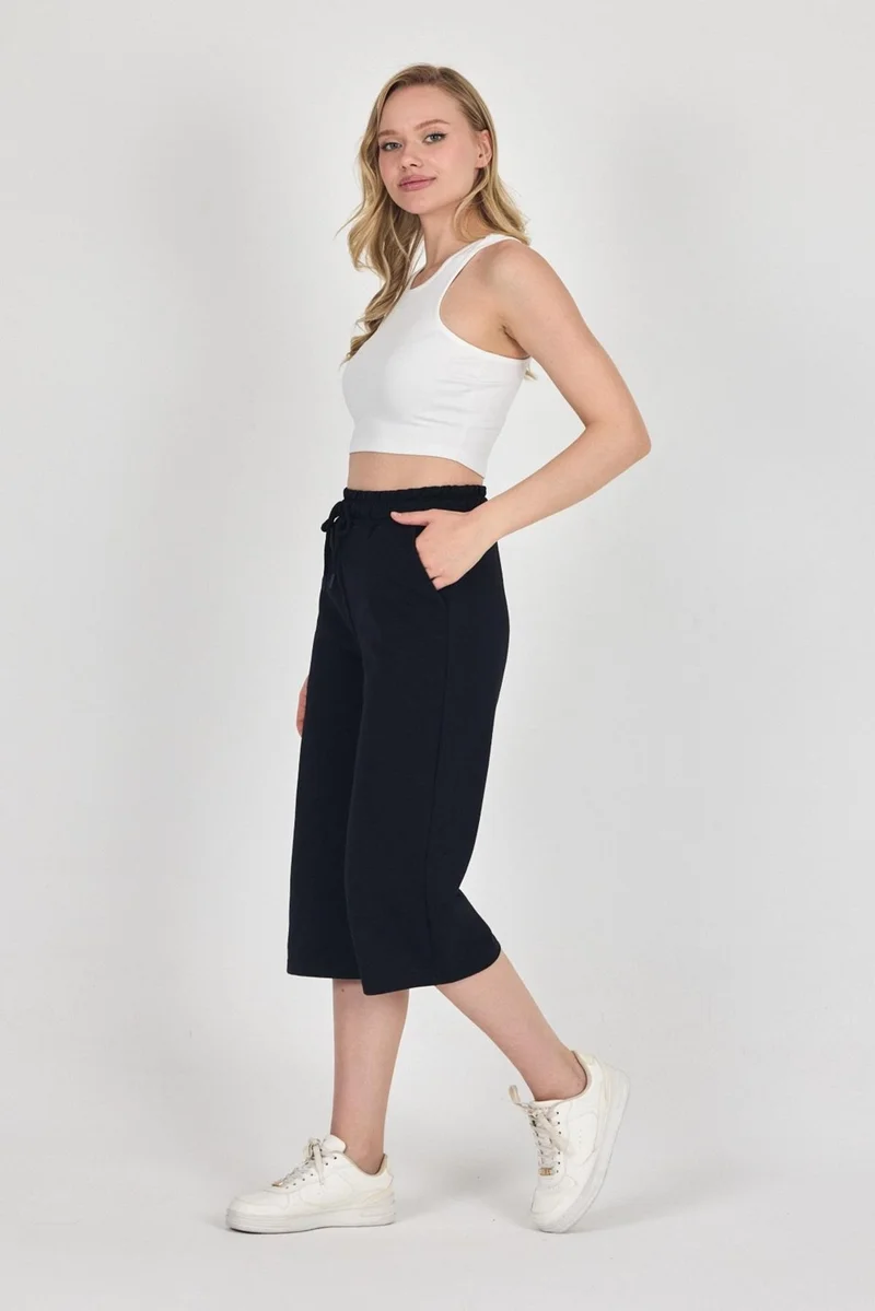 ميتاليك High Waist Pocketed Relaxed Cut Seasonal Women's Below Knee Bermuda Black Capri Shorts