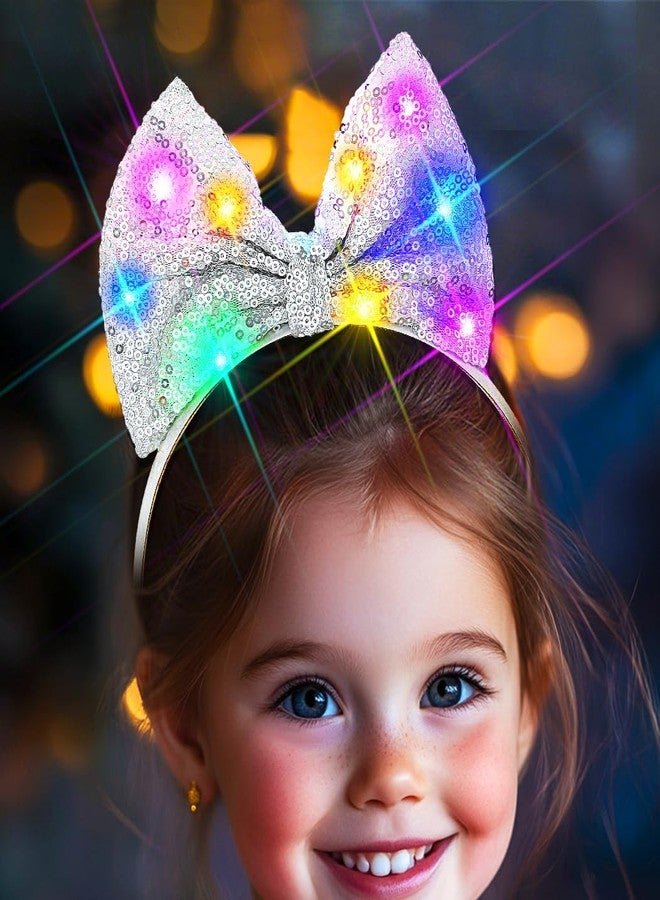 اوريو طوق شعر مضيء على شكل فيونكة من Urieo، إكسسوارات شعر للنساء لعيد الميلاد ورأس السنة الجديدة، مزود بإضاءة LED - Image 4