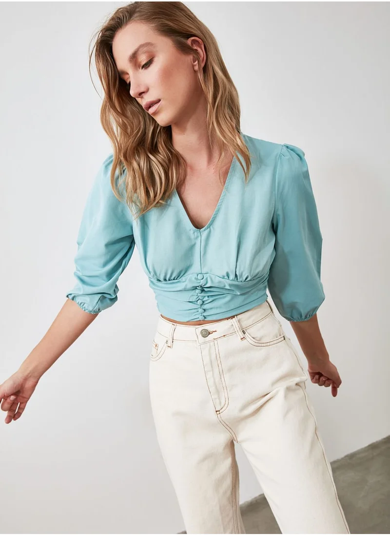 ترينديول Button Detail Crop Top