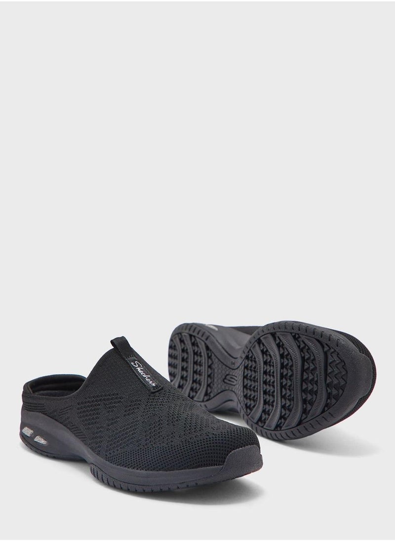 SKECHERS - Commute Time - Image 1