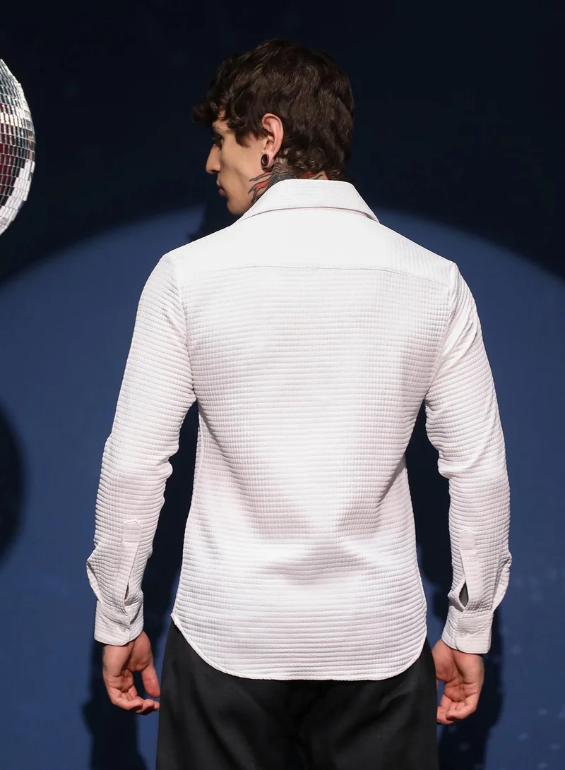 Campus Sutra Men's Daisy White Grid-Textured Shirt For Casual Wear | Spread Collar | Long Cuffed Sleeves | Button Closure | Shirt Crafted With Comfort Fit For Everyday Wear