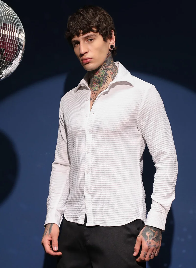 Campus Sutra Men's Daisy White Grid-Textured Shirt For Casual Wear | Spread Collar | Long Cuffed Sleeves | Button Closure | Shirt Crafted With Comfort Fit For Everyday Wear