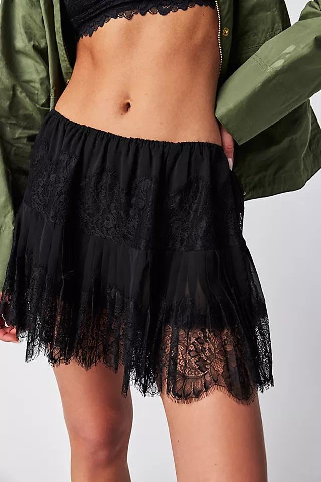 Passec Women Y2K Black White Lace Mini Skirt Low Rise Half Slip Underskirt Ruffle Pleated Layered Flowy Short Skirts (Small, A Black) - Image 2