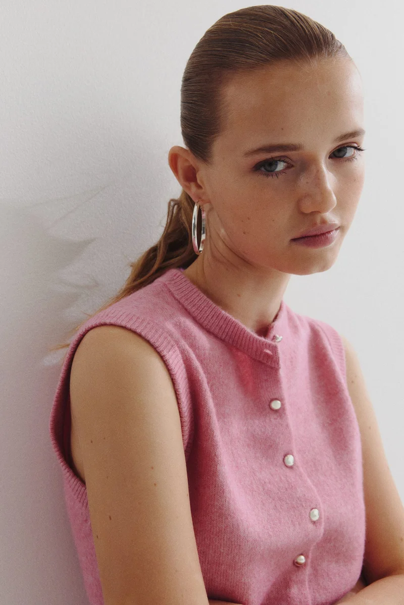 H&M Knitted waistcoat