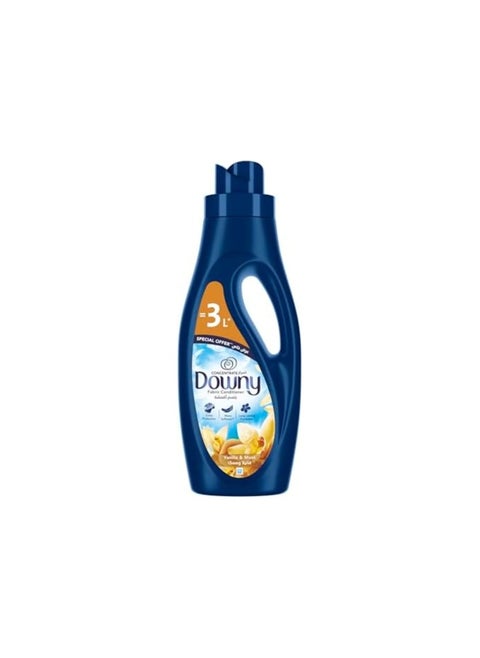 Downy Fabric Conditioner, Concentrate, Vanilla & Musk Variant, Color Protection, More Softness, Longer Lasting Freshness, 1L