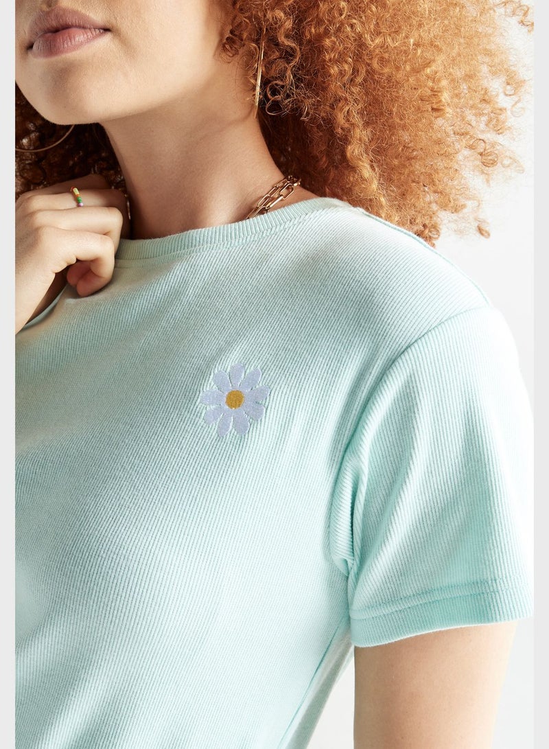 FAV Ribbed Crew Neck T-Shirt - Image 3