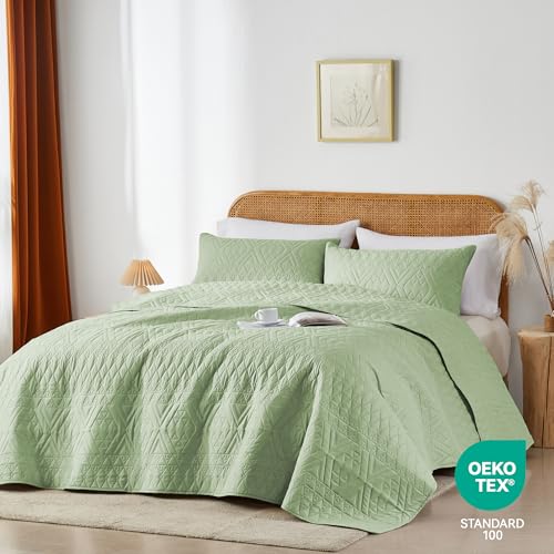 akkialla King/Cal King Size Quilt Bedding Set,Sage Green Lightweight Microfiber Soft Bedspread,Modern Style Geometric Pattern Coverlet Set for All Seasons,3 Piece(1 Quilt,2 Pillow Shams) - Image 2