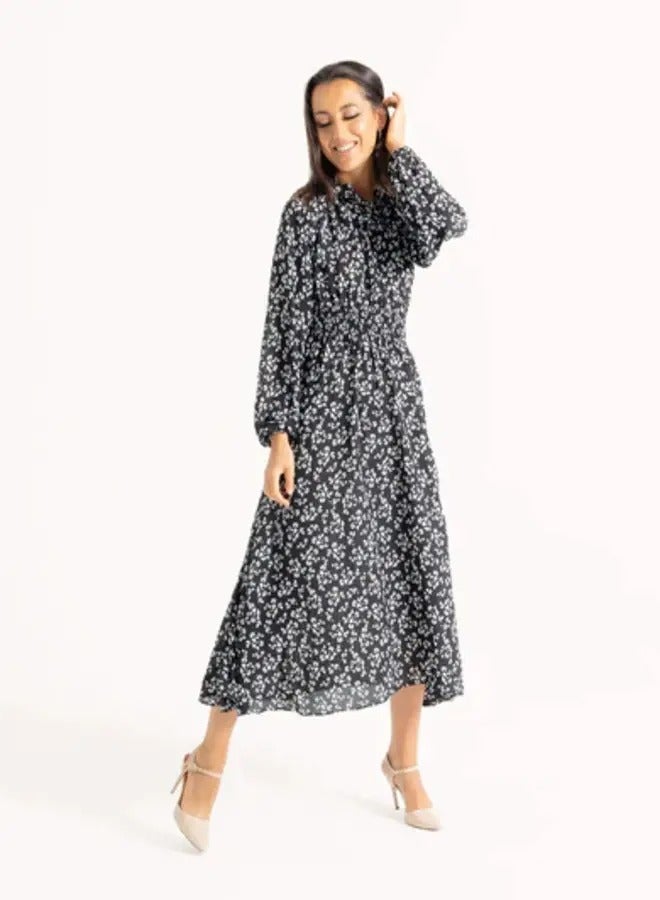 ايديال فستان ماكسي أسود بطبعة زهور بيضاء - Image 1