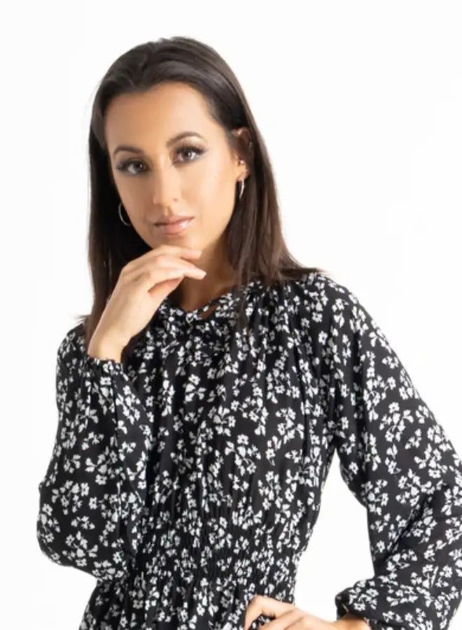 ايديال فستان ماكسي أسود بطبعة زهور بيضاء - Image 2