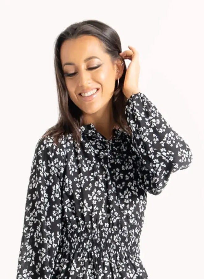 ايديال فستان ماكسي أسود بطبعة زهور بيضاء - Image 3