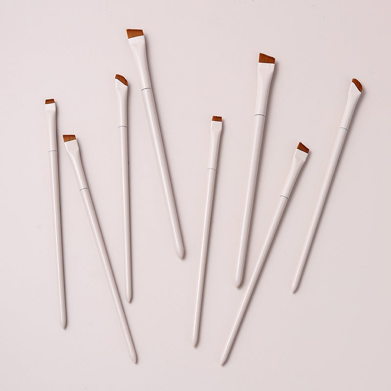 Porcelain White Fine Angled Eye Liner & Eyebrow Brush - Image 2