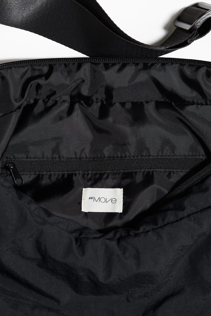 اتش اند ام حقيبة كروس رياضية