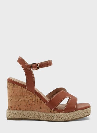 Pearls Wedge Sandals