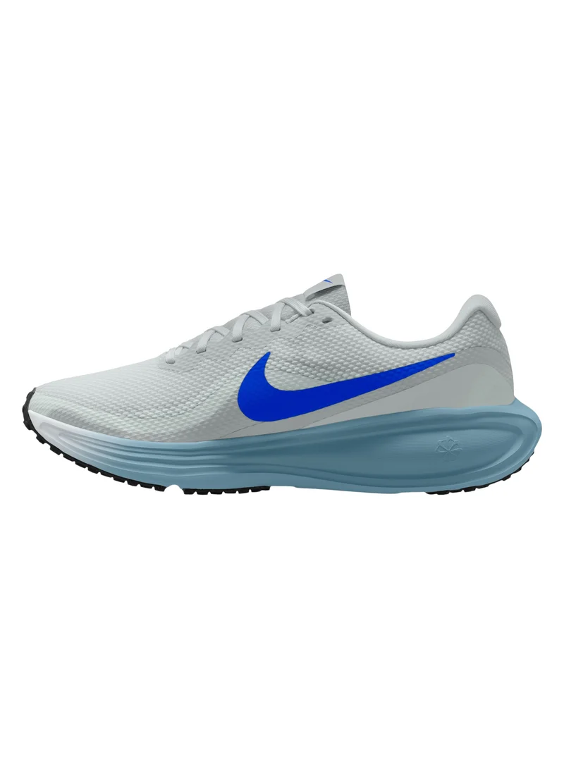 Nike Revolution 8