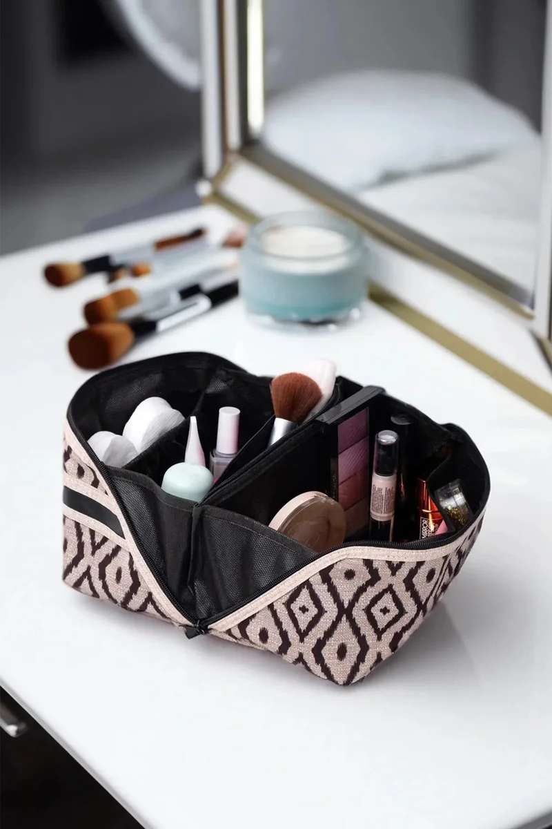 مور بيبي Purple Baby Waterproof Luggage Organizer Multi Compartment Travel Bag Organizer Makeup Organizer Bag Beige