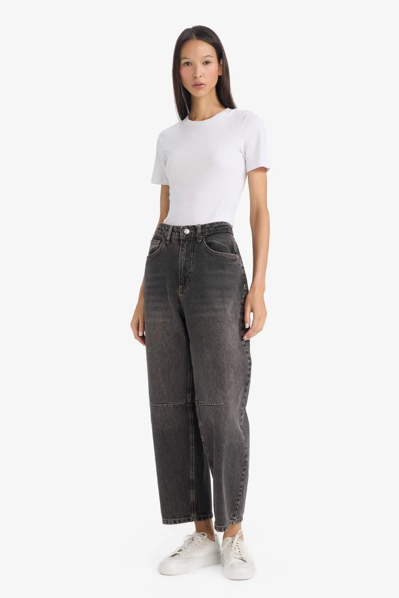 ديفاكتو Barrel Fit High Waist Ankle Length Jeans