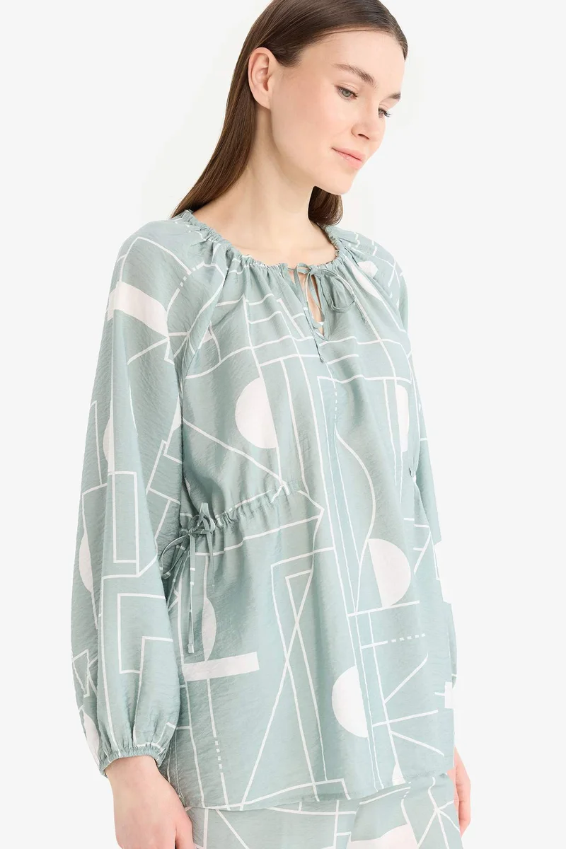 ديفاكتو Regular Fit Long Sleeve Blouse