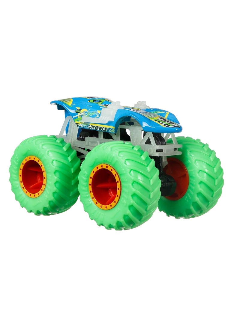 هوت ويلز قطعة واحدة من Hotwheels Monster Trucks Glow In The Dark Diecast 1:64، قد يختلف الطراز/اللون المتنوع - Image 2