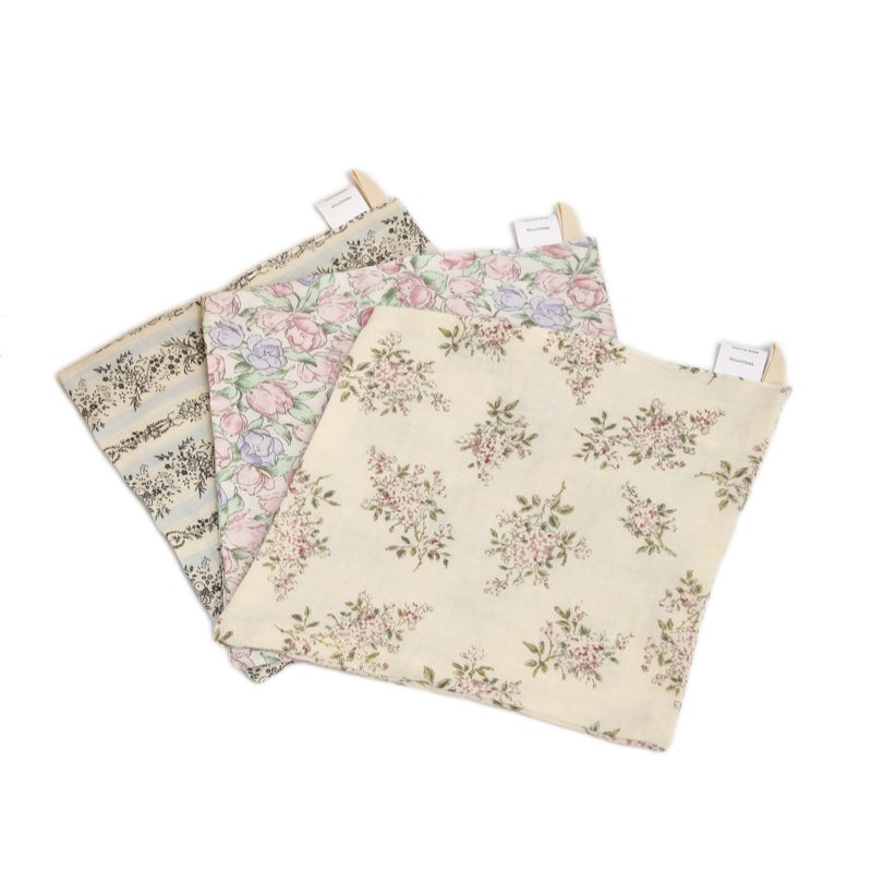 Cotton printed four-layer gauze small square towel, saliva towel, face towel, feeding towel, handkerchief three-piece set - Image 1