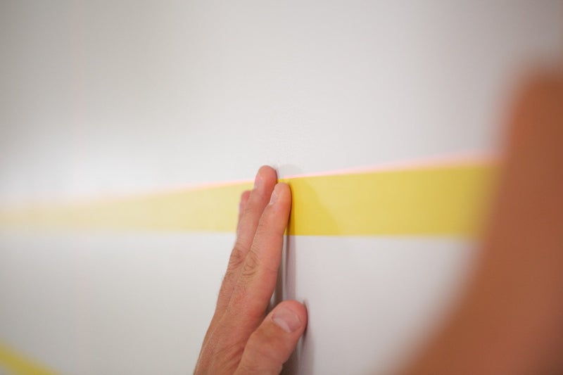FROGTAPE CF 160 Multi-Use Painter's Tape with PAINTBLOCK for Delicate Surfaces, 24mm x 55m, Yellow, 1 Roll (105550) - Image 3