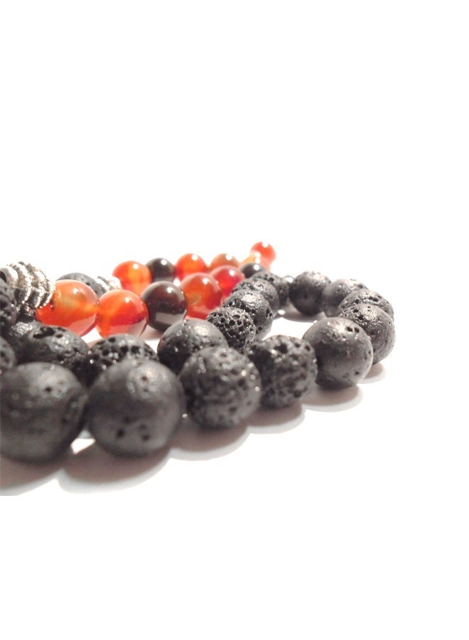 سبحة لافا سوداء و عقيق بني محمر (8 ملم) يدوية الصنع مع كيس خيش هدية - 33 خرزة - Image 5