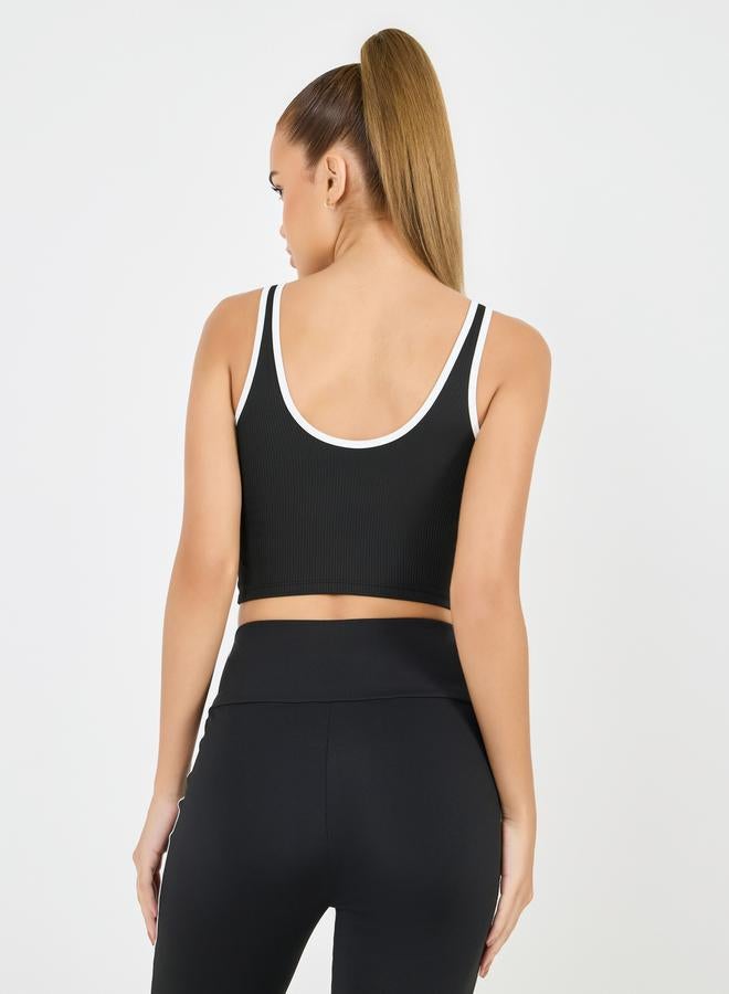 Styli Textured Contrast Trim Half Zip Up Longline Sports Bra  - Image 4