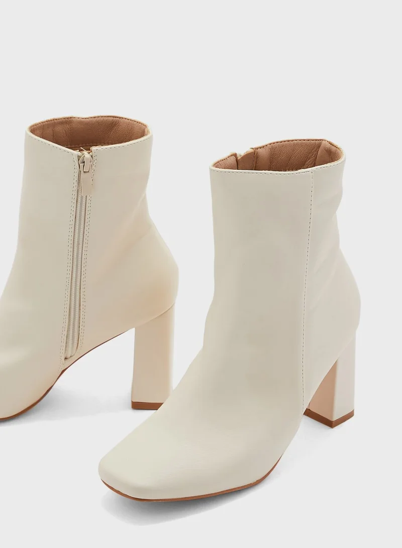 ELLA Rounded Toe Block Heel Boot Cream