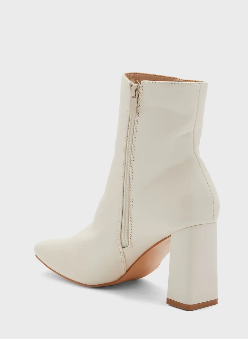 ELLA Rounded Toe Block Heel Boot Cream