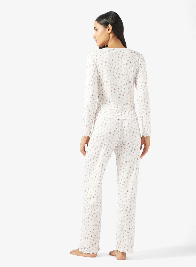 جينجر طقم بيجاما وبلوزة بأزرار مزينة بالزهور