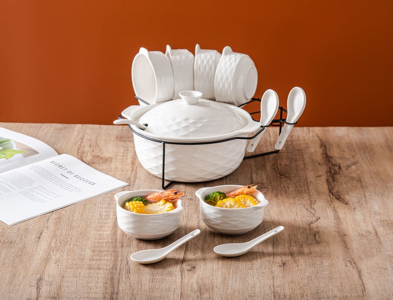 دوف طقم زبديات شوربة بورسلان 16 قطعة مع ستاند معدني أسود – أبيض (زبدية كبيرة 11 إنش + غطاء + 6 زبديات + ملاعق شوربه + 6 ملاعق)